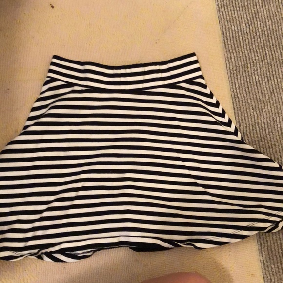H&M striped skater skirt - Picture 2 of 3